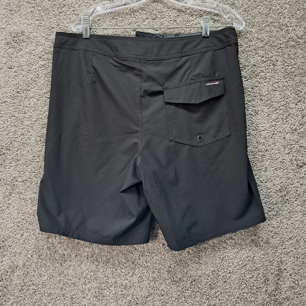 Quiksilver Mens Black Board Shorts Size 34 Swim Trunks RN 169009 7081
